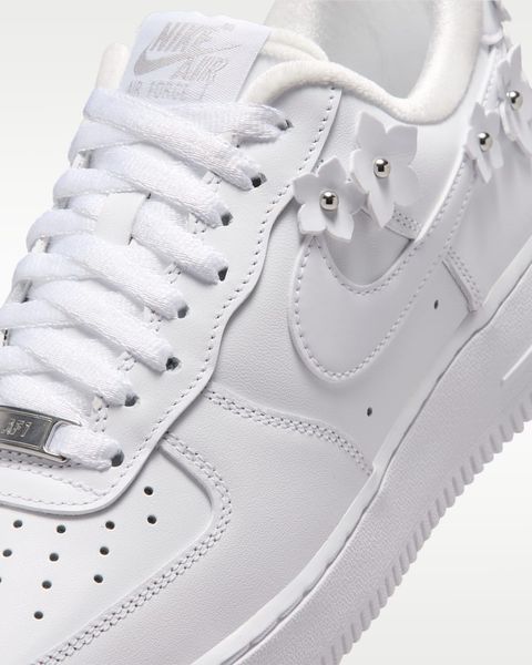 Оригинальные женские кроссовки Nike Air Force 1 '07 "Florette" "White/Wolf Grey/Metallic Silver" (IR8637-100) IR8637-100 фото