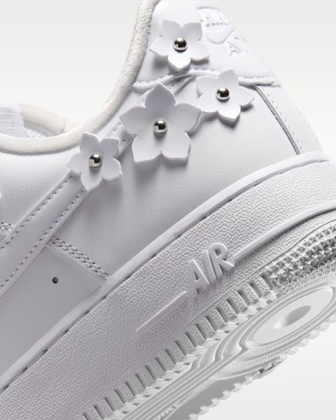 Оригинальные женские кроссовки Nike Air Force 1 '07 "Florette" "White/Wolf Grey/Metallic Silver" (IR8637-100) IR8637-100 фото