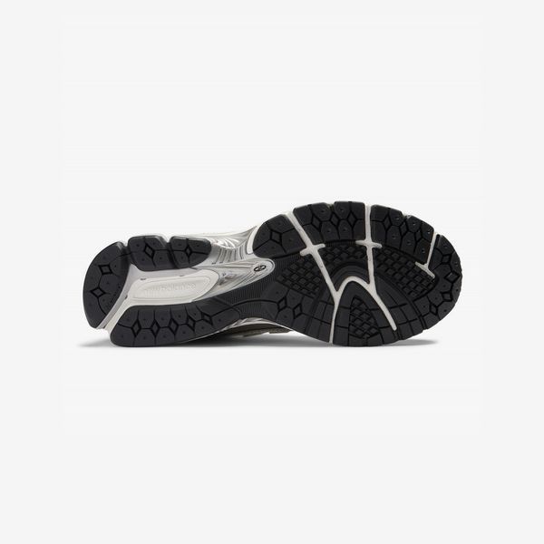Оригинальные кроссовки New Balance 1906R "Silver Metallic / Black" (M1906RER) M1906RER фото