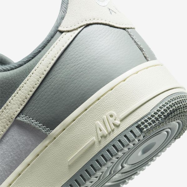 Оригинальные мужские кроссовки Nike Air Force 1 Low '07 LX "Mica Green / Photon Dust / Coconut" (DV7186-300) DV7186-300 фото