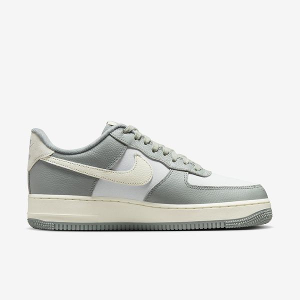 Оригинальные мужские кроссовки Nike Air Force 1 Low '07 LX "Mica Green / Photon Dust / Coconut" (DV7186-300) DV7186-300 фото