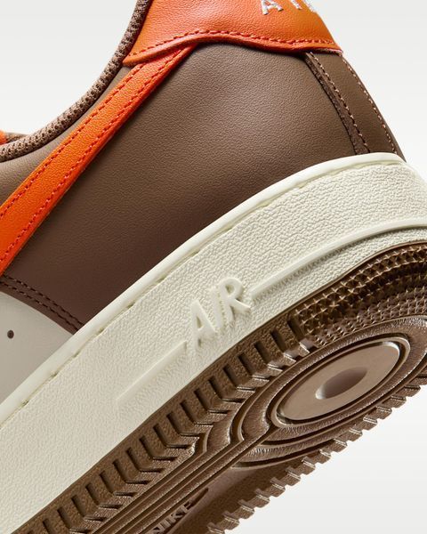 Оригінальні чоловічі кросівки Nike Air Force 1 '07 "Mosswood Brown/Coconut Milk/Campfire Orange" (IO7545-221) IO7545-221 фото