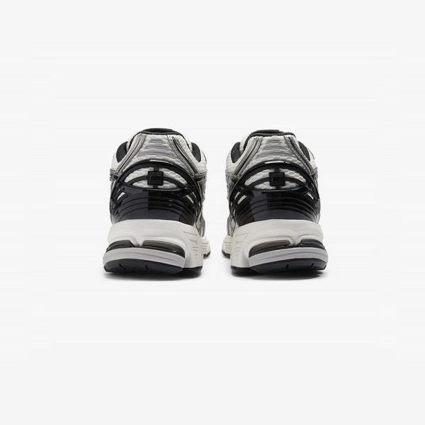 Оригінальні кросівки New Balance 1906R "Silver Metallic / Black" (M1906RER) M1906RER фото