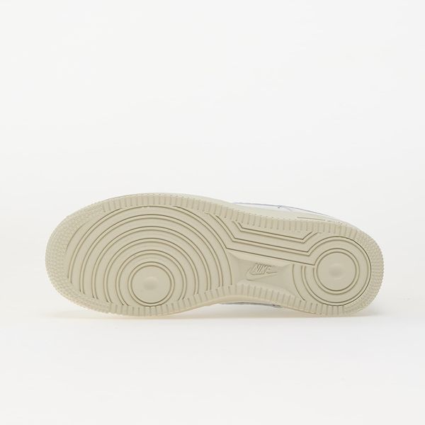 Оригінальні жіночі кросівки Nike Air Force 1 Low Premium "Light Bone / Light Bone / Kelly Green" (DN5463-001) DN5463-001 фото