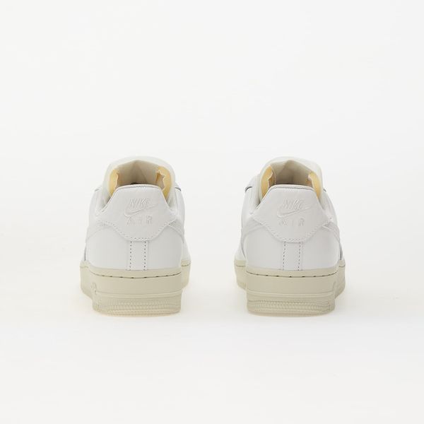 Оригінальні жіночі кросівки Nike Air Force 1 Low Premium "Light Bone / Light Bone / Kelly Green" (DN5463-001) DN5463-001 фото
