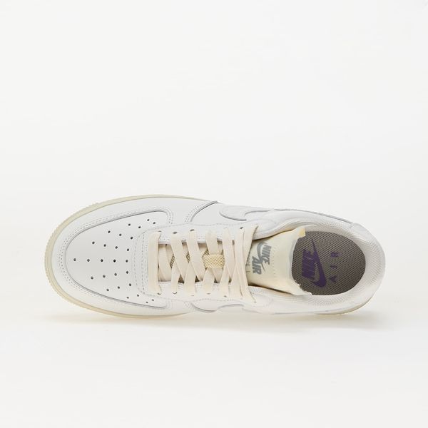 Оригінальні жіночі кросівки Nike Air Force 1 Low Premium "Light Bone / Light Bone / Kelly Green" (DN5463-001) DN5463-001 фото