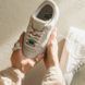 Оригінальні жіночі кросівки Nike Air Force 1 Low Premium "Light Bone / Light Bone / Kelly Green" (DN5463-001) DN5463-001 фото 8