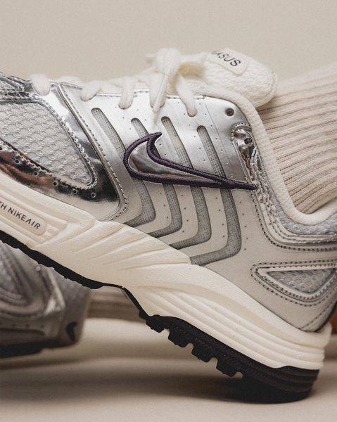 Оригінальні жіночі кросівки Nike Wmns Air Pegasus 2005 "Photon Dust / Chrome / Sail" (HJ7310-025) HJ7310-025 фото