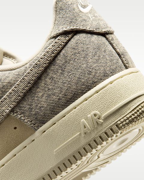 Оригінальні чоловічі кросівки Nike Air Force 1 '07 LV8 "Denim" "Desert Khaki/Light Khaki/Metallic Silver" (IR0951-201) IR0951-201 фото