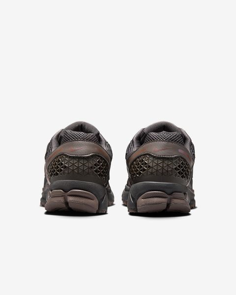 Оригінальні чоловічі кросівки Nike Zoom Vomero 5 "Cave Stone/Multi-Color/Medium Ash/Metallic Silver" (HF5493-201) HF5493-201 фото