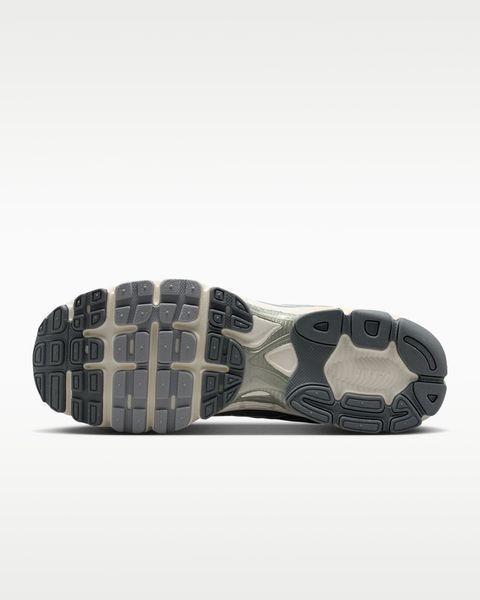 Оригинальные кроссовки Nike Air Max Moto 2K "Light Smoke Grey/Cool Grey/Coconut Milk" (IQ7592-077) IQ7592-077 фото