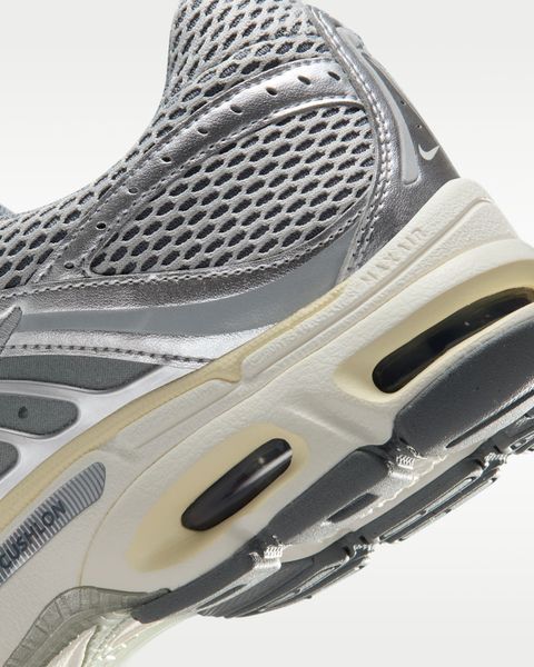 Оригинальные кроссовки Nike Air Max Moto 2K "Light Smoke Grey/Cool Grey/Coconut Milk" (IQ7592-077) IQ7592-077 фото