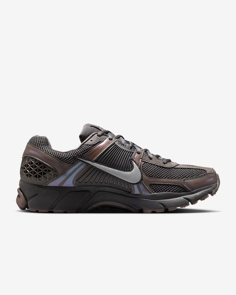 Оригінальні чоловічі кросівки Nike Zoom Vomero 5 "Cave Stone/Multi-Color/Medium Ash/Metallic Silver" (HF5493-201) HF5493-201 фото