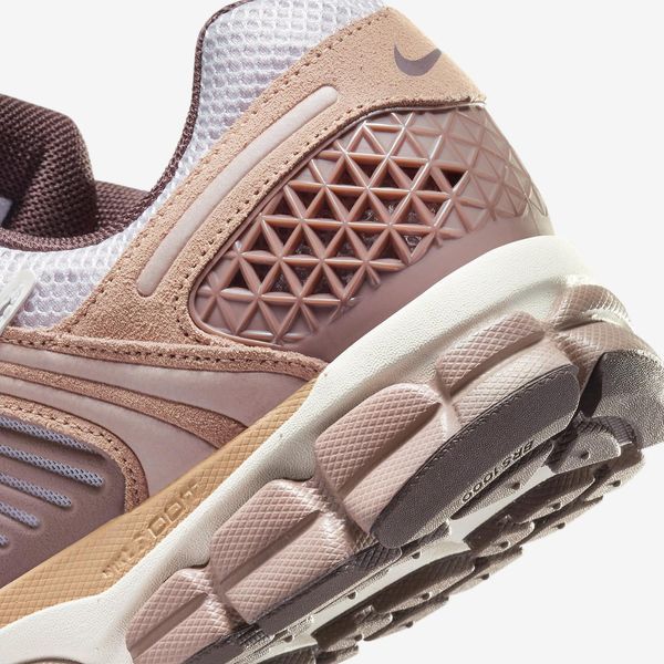 Оригинальные мужские кроссовки Nike Zoom Vomero 5 "Dusted Clay / Earth / Platinum Violet" (HF1553-200) HF1553-200 фото