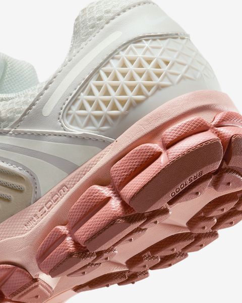 Оригінальні жіночі кросівки Nike Wmns Zoom Vomero 5 "Phantom/Particle Beige/Terra Blush" (FJ2028-002) FJ2028-002 фото