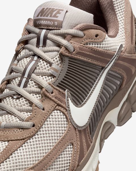 Оригинальные мужские кроссовки Nike Zoom Vomero 5 "College Grey/Mink Brown/Light Orewood Brown/Sail" (HF1553-004) HF1553-004 фото