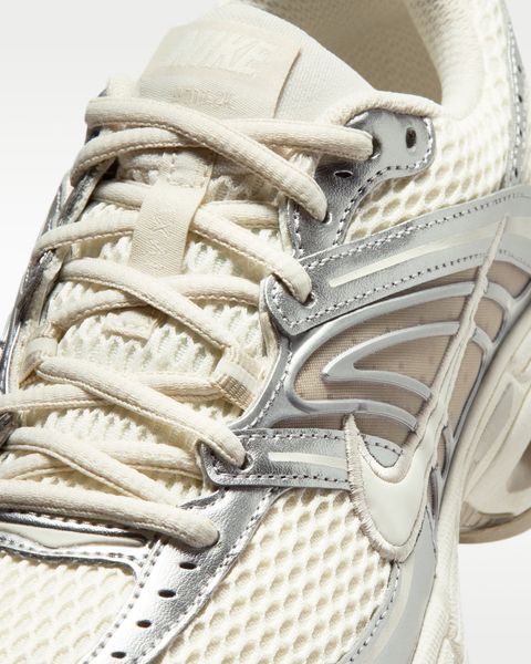 Оригінальні кросівки Nike Air Max Moto 2k "Pale Ivory/Metallic Silver/Light Orewood Brown" (HQ2056-108) HQ2056-108 фото