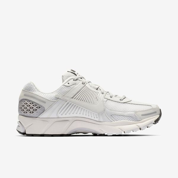 Оригинальные мужские кроссовки Nike Zoom Vomero 5 "Vast Grey / Black / Sail" (BV1358-001) BV1358-001 фото