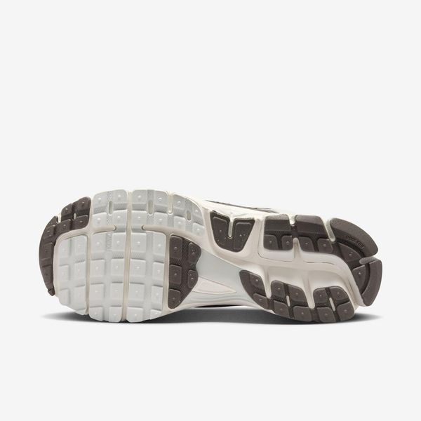 Оригінальні жіночі кросівки Nike Wmns Zoom Vomero 5 "Light Bone/Ironstone/Phantom/Sesame" (HM9657-001) HM9657-001 фото