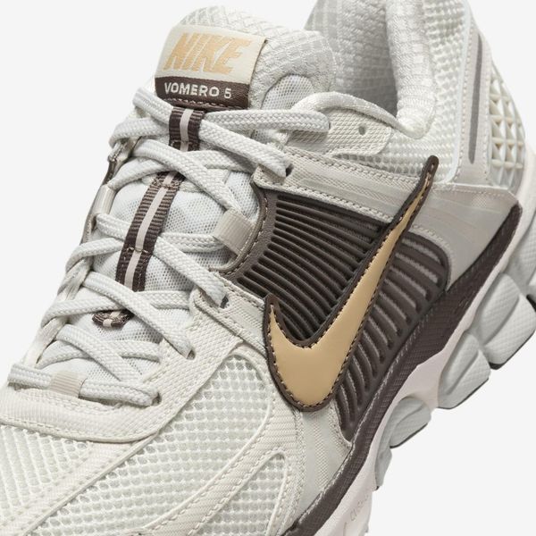 Оригінальні жіночі кросівки Nike Wmns Zoom Vomero 5 "Light Bone/Ironstone/Phantom/Sesame" (HM9657-001) HM9657-001 фото