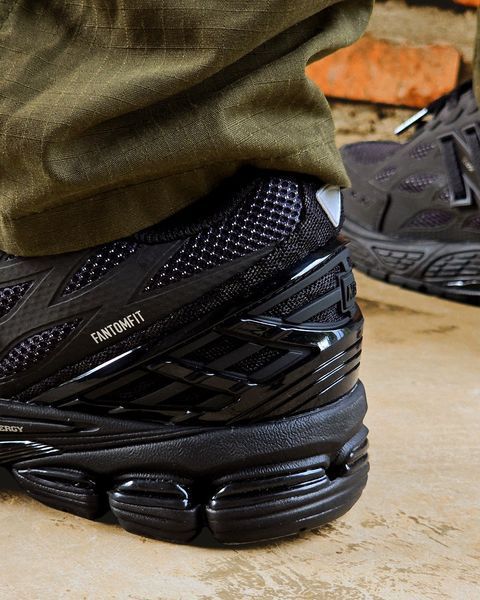 Оригінальні чоловічі кросівки New Balance 1906W "Black / Silver Metallic" (U1906WFD) U1906WFD фото