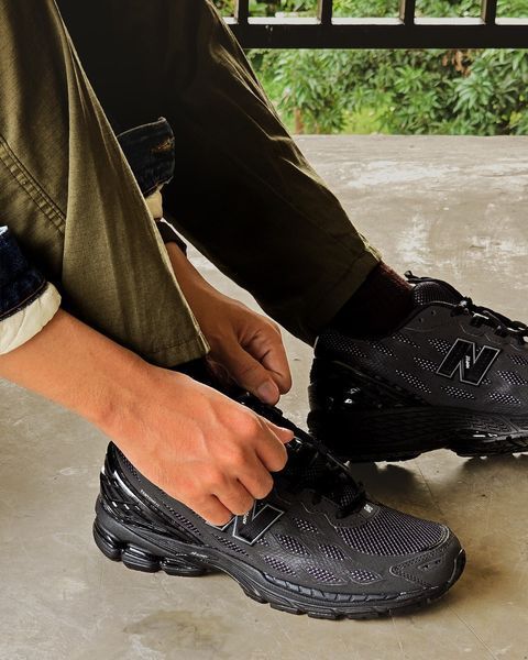 Оригінальні чоловічі кросівки New Balance 1906W "Black / Silver Metallic" (U1906WFD) U1906WFD фото
