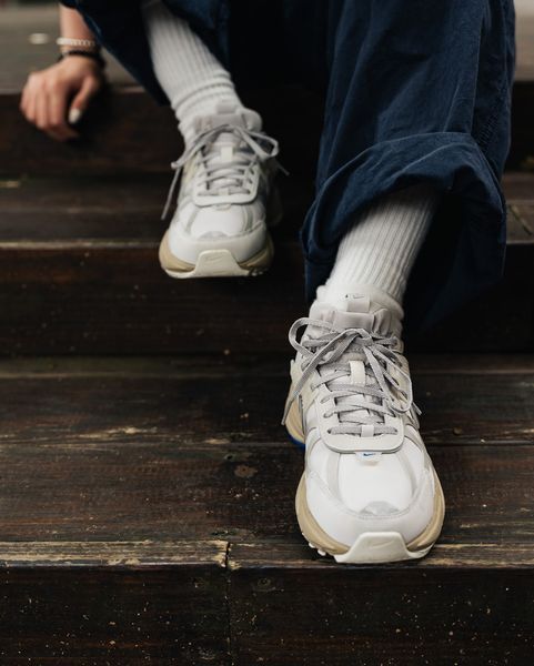 Оригінальні жіночі кросівки Nike V2K Run GORE-TEX "Light Iron Ore/Light Bone/Khaki" (FZ2622-002) FZ2622-002 фото