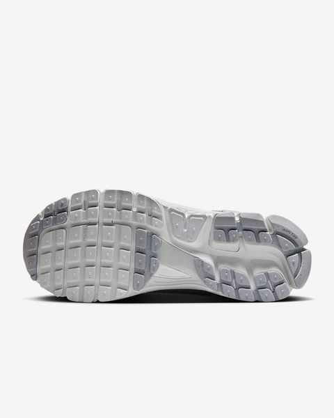 Оригинальные кроссовки Nike Wmns Zoom Vomero 5 "Pure Platinum/Platinum Tint/Wolf Grey/Summit White" (HQ0458-001) HQ0458-001 фото