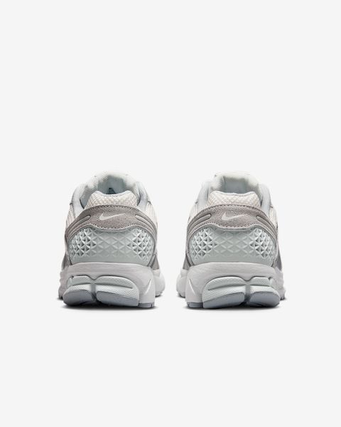 Оригинальные кроссовки Nike Wmns Zoom Vomero 5 "Pure Platinum/Platinum Tint/Wolf Grey/Summit White" (HQ0458-001) HQ0458-001 фото