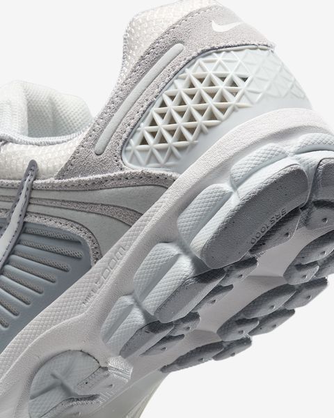 Оригинальные кроссовки Nike Wmns Zoom Vomero 5 "Pure Platinum/Platinum Tint/Wolf Grey/Summit White" (HQ0458-001) HQ0458-001 фото