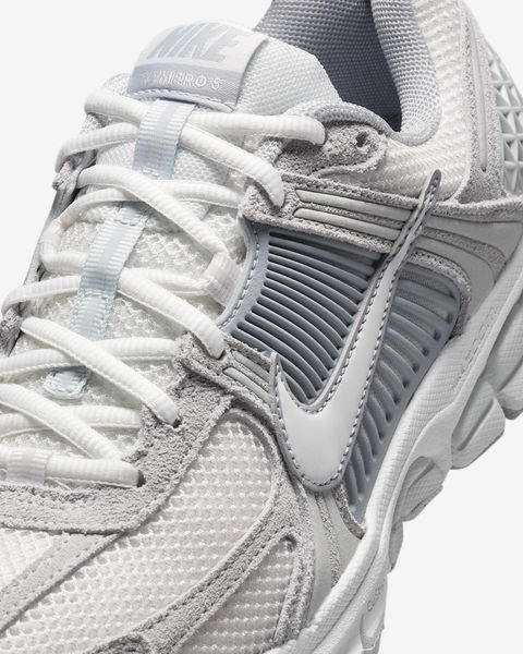 Оригинальные кроссовки Nike Wmns Zoom Vomero 5 "Pure Platinum/Platinum Tint/Wolf Grey/Summit White" (HQ0458-001) HQ0458-001 фото