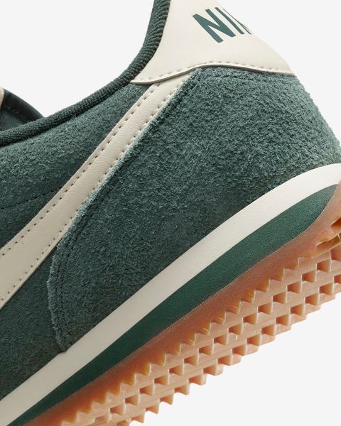 Оригінальні кросівки Nike Cortez Vintage Suede "Vintage Green/Gum Medium Brown/Muslin" (FJ2530-301) FJ2530-301 фото