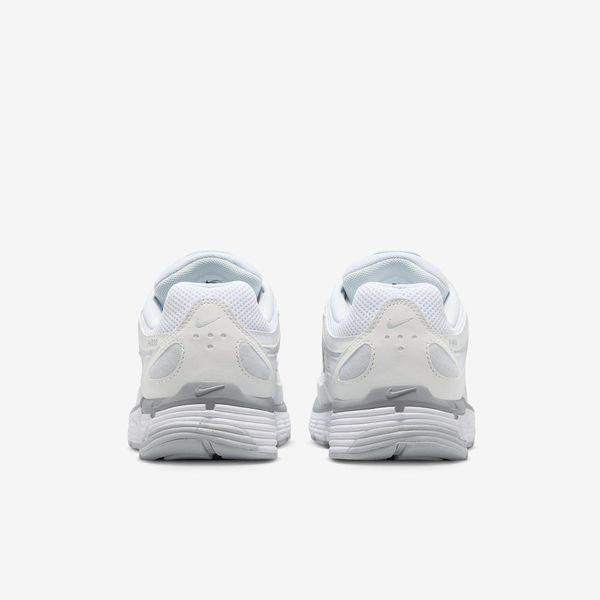 Оригінальні жіночі кросівки Nike Wmns P-6000 "Metallic Summit White / White / Pure Platinum" (FV6603-101) FV6603-101 фото