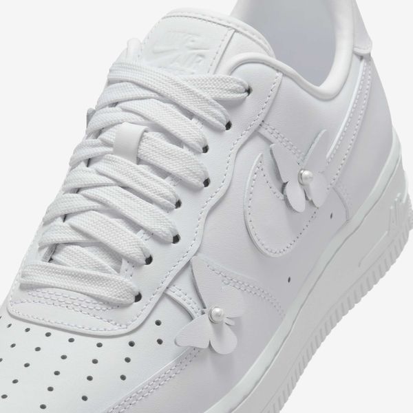 Оригінальні жіночі кросівки Nike Air Force 1 Low '07 "White / White / Black" (IH4480-100) IH4480-100 фото