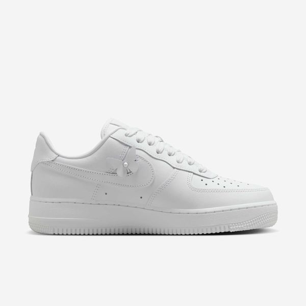 Оригінальні жіночі кросівки Nike Air Force 1 Low '07 "White / White / Black" (IH4480-100) IH4480-100 фото