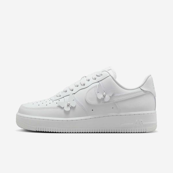 Оригінальні жіночі кросівки Nike Air Force 1 Low '07 "White / White / Black" (IH4480-100) IH4480-100 фото