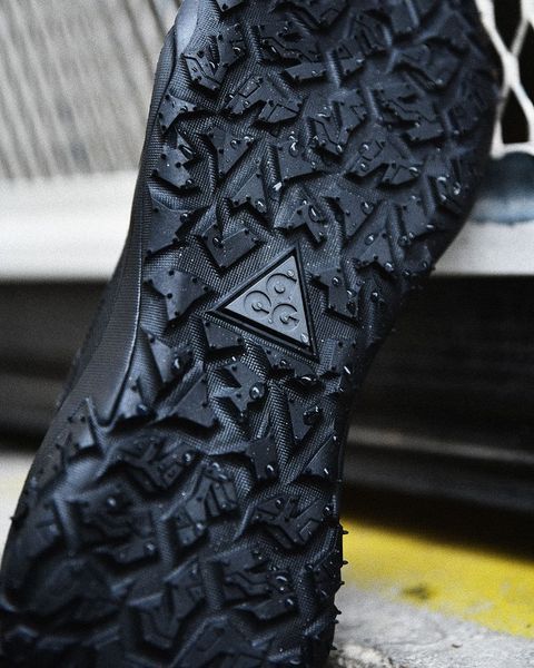Оригінальні чоловічі кросівки Nike ACG Mountainfly Low 2 Gore-tex "Dark Smoke Grey / Black" (HF6245-001) HF6245-001 фото