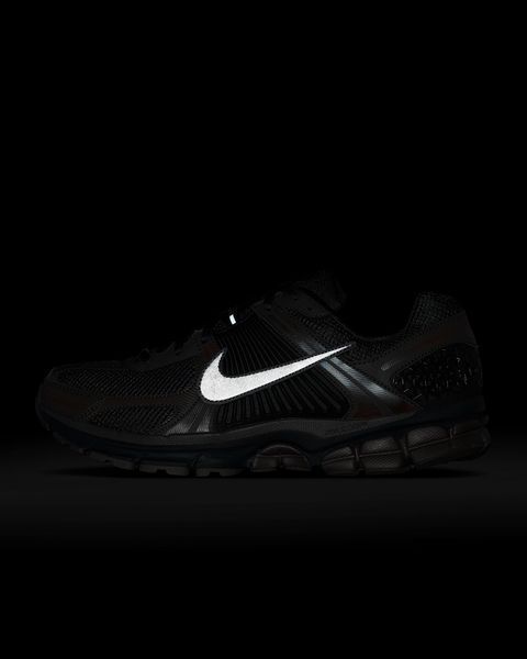 Оригінальні чоловічі кросівки Nike Zoom Vomero 5 "Cave Stone/Multi-Color/Medium Ash/Metallic Silver" (HF5493-201) HF5493-201 фото