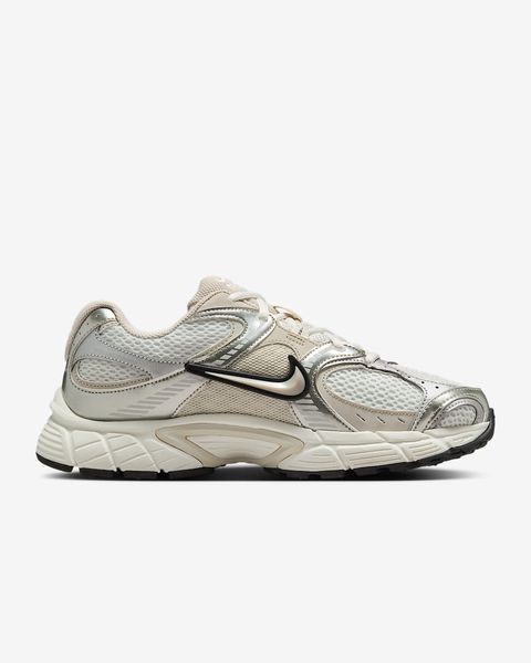 Оригінальні кросівки Nike V5 RNR "Summit White/Sail/Black/Light Orewood Brown" (HQ7901-104) HQ7901-104 фото