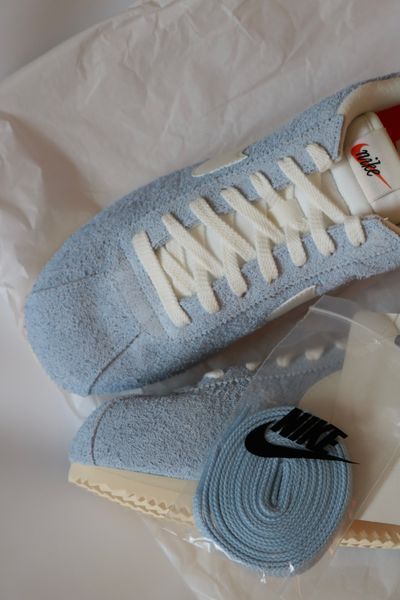 Оригинальные мужские кроссовки Nike Cortez SE Suede "Psychic Blue/Monarch/Muslin" (HF3142-400) HF3142-400 фото
