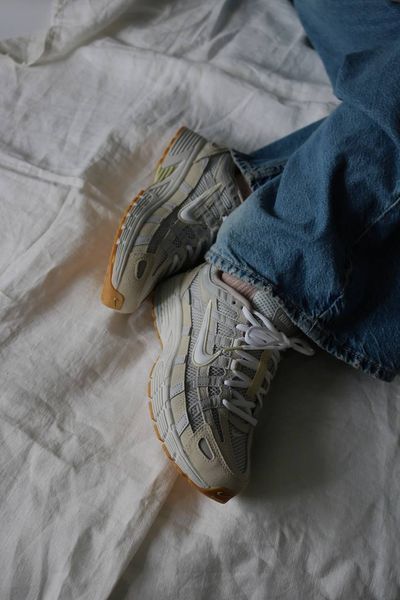 Оригінальні кросівки Nike Wmns P-6000 "Photon Dust/Light Khaki/Phantom/White" (HV4312-025) HV4312-025 фото