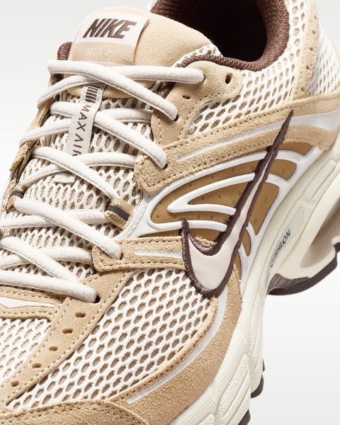 Оригінальні чоловічі кросівки Nike Air Max Moto 2k "Linen / Baroque Brown / Chalk" (IQ4924-200) IQ4924-200 фото