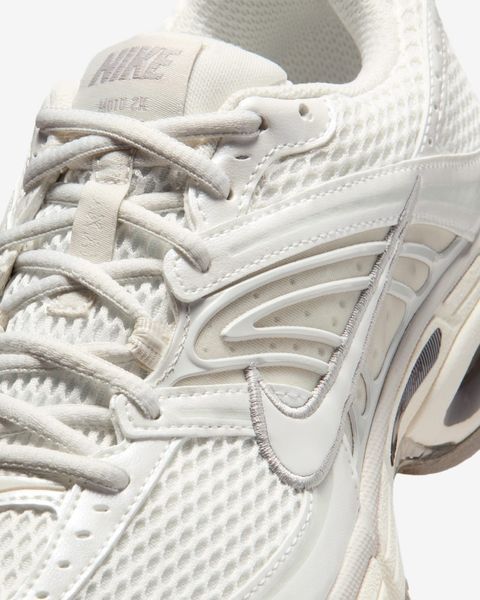 Оригінальні кросівки Nike Air Max Moto 2K "Phantom/Light Bone/Sail/Metallic Summit White" (IQ0272-030) IQ0272-030 фото