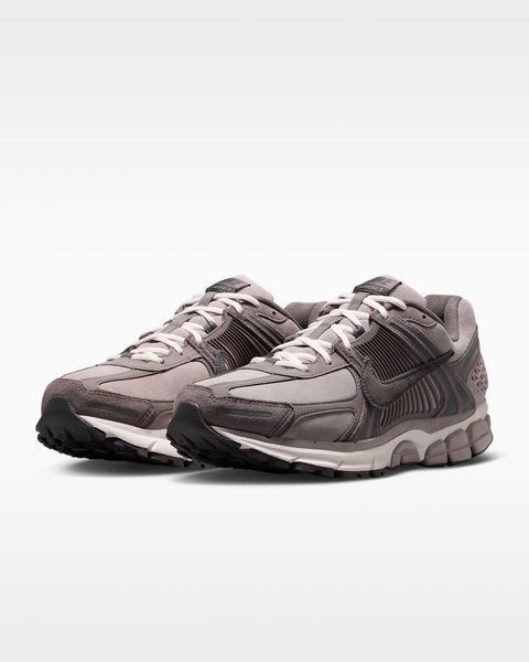 Оригинальные мужские кроссовки Nike Zoom Vomero 5 SE "College Grey/Cave Stone/Sail/Medium Ash" (IV6857-002) IV6857-002 фото