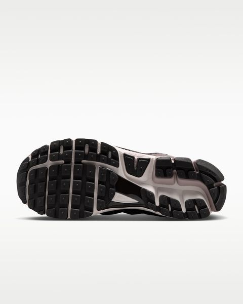 Оригинальные мужские кроссовки Nike Zoom Vomero 5 SE "College Grey/Cave Stone/Sail/Medium Ash" (IV6857-002) IV6857-002 фото