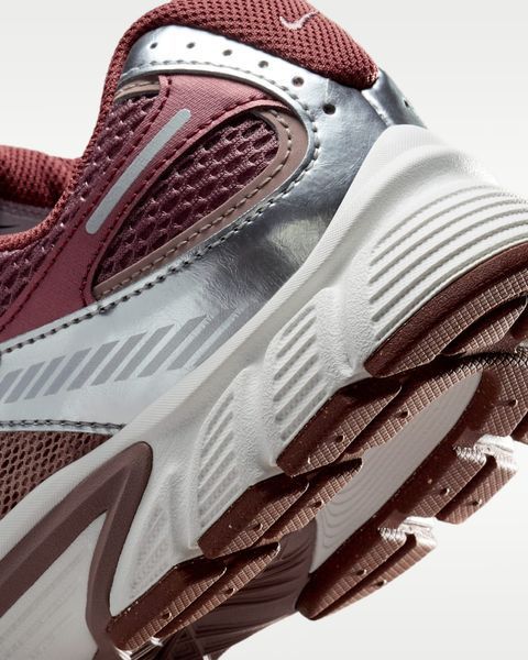 Оригінальні кросівки Nike V5 RNR "Smokey Mauve/Red Sepia/Malt" (HQ7901-200) HQ7901-200 фото