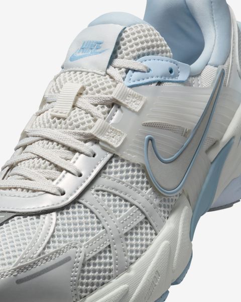 Оригинальные женские кроссовки Nike Wmns V2k Run "Platinum Tint/Summit White/Light Smoke Grey" (FD0736-009) FD0736-009 фото