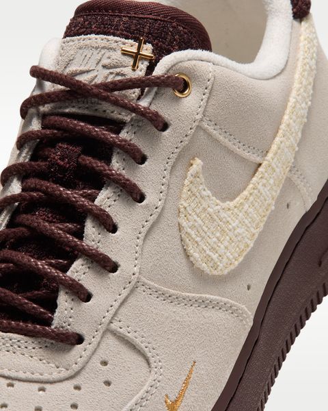 Оригінальні кросівки Nike Air Force 1 '07 "Sail/Mystic Dates/Team Red" (IZ6166-116) IZ6166-116 фото
