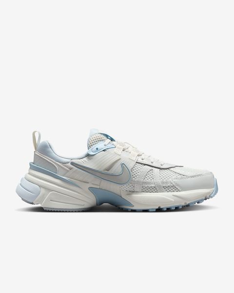 Оригинальные женские кроссовки Nike Wmns V2k Run "Platinum Tint/Summit White/Light Smoke Grey" (FD0736-009) FD0736-009 фото