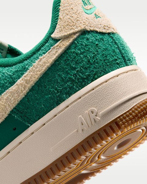 Оригинальные кроссовки Nike Air Force 1 '07 "Game Day" "Malachite/University Gold/Gum Medium Brown/Coconut Milk" (IV5685-365) IV5685-365 фото